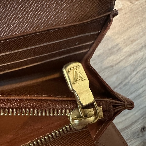 Louis Vuitton Sarah Wallet - Picture 11 of 12